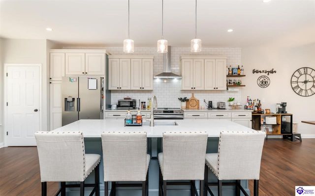 350 Vineland Place Drive, Vine Grove, KY 40175