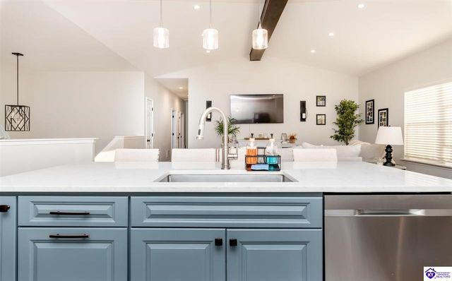 350 Vineland Place Drive, Vine Grove, KY 40175