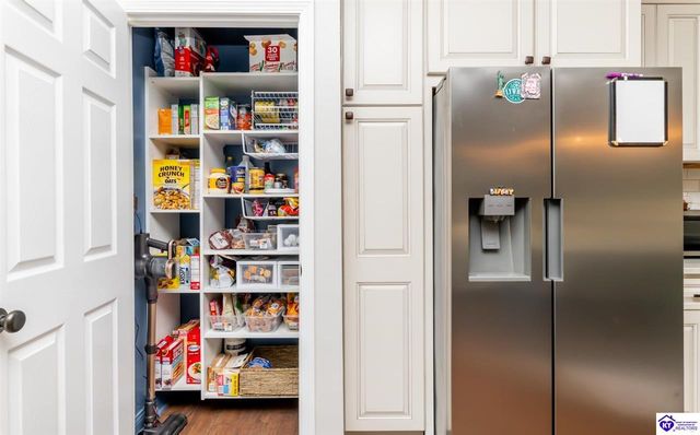 350 Vineland Place Drive, Vine Grove, KY 40175