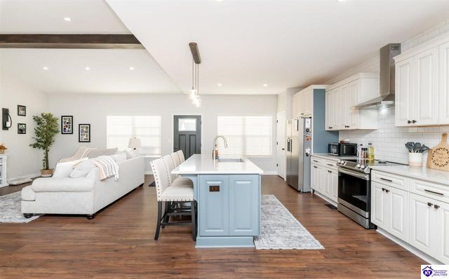 350 Vineland Place Drive, Vine Grove, KY 40175