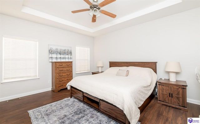 350 Vineland Place Drive, Vine Grove, KY 40175