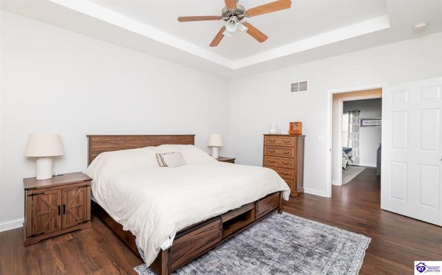 350 Vineland Place Drive, Vine Grove, KY 40175