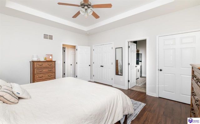 350 Vineland Place Drive, Vine Grove, KY 40175