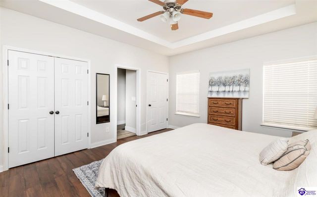 350 Vineland Place Drive, Vine Grove, KY 40175