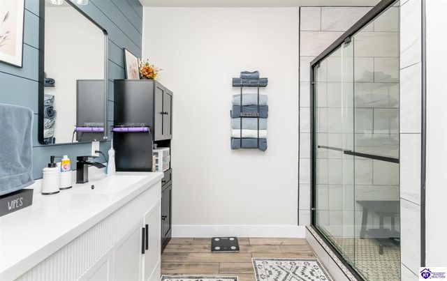 350 Vineland Place Drive, Vine Grove, KY 40175