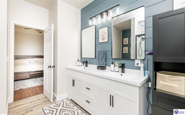 350 Vineland Place Drive, Vine Grove, KY 40175