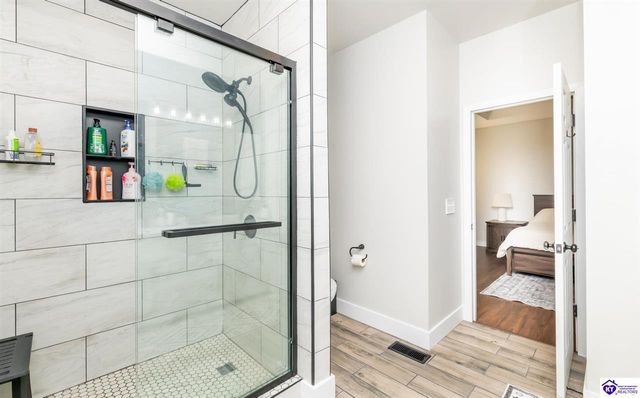 350 Vineland Place Drive, Vine Grove, KY 40175