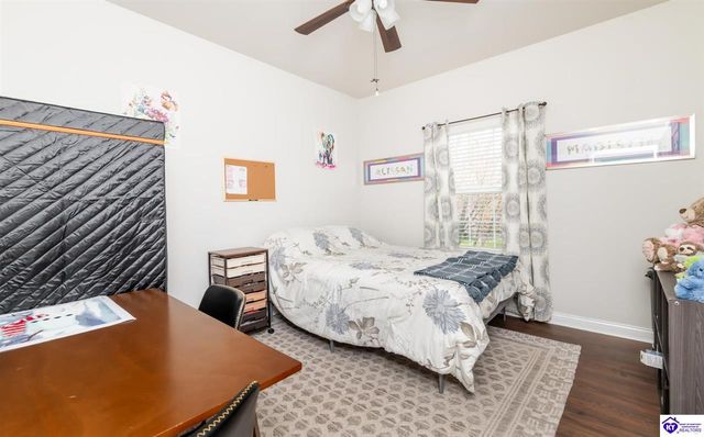 350 Vineland Place Drive, Vine Grove, KY 40175