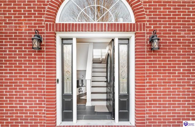 350 Vineland Place Drive, Vine Grove, KY 40175