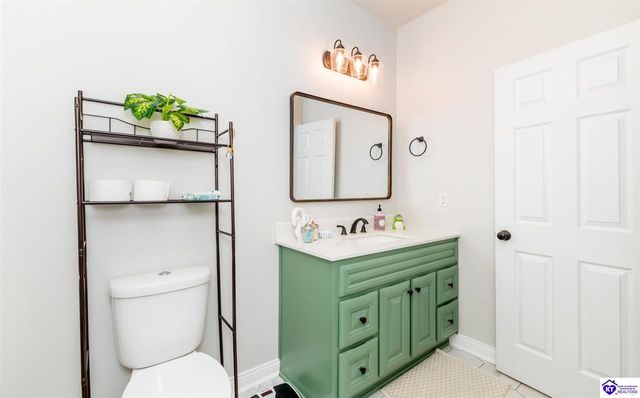 350 Vineland Place Drive, Vine Grove, KY 40175