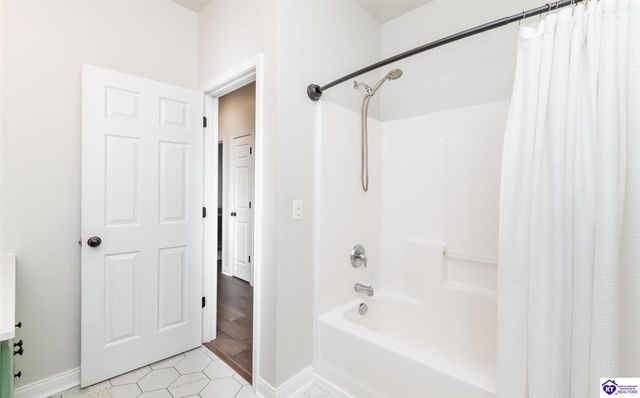 350 Vineland Place Drive, Vine Grove, KY 40175