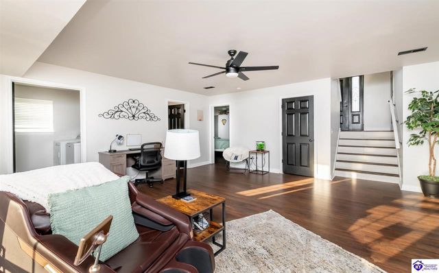 350 Vineland Place Drive, Vine Grove, KY 40175