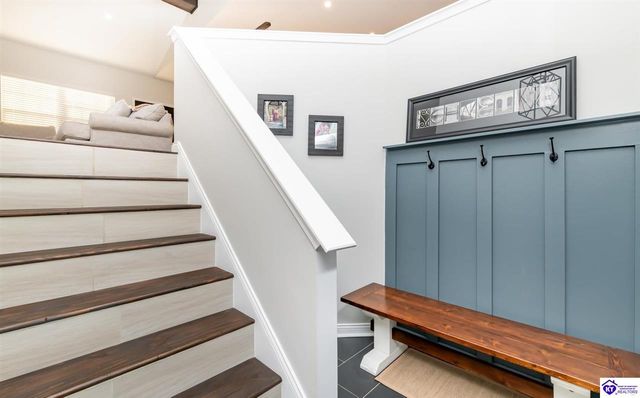 350 Vineland Place Drive, Vine Grove, KY 40175