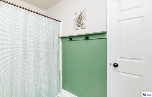 350 Vineland Place Drive, Vine Grove, KY 40175