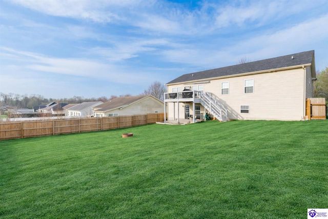 350 Vineland Place Drive, Vine Grove, KY 40175