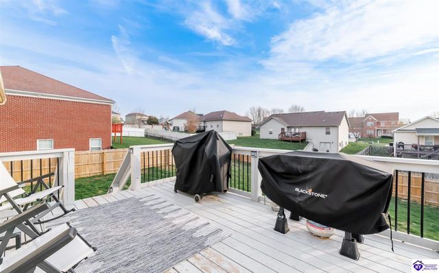 350 Vineland Place Drive, Vine Grove, KY 40175