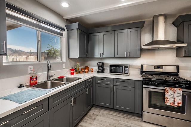 14916 N Gem Drive, Dolan Springs, AZ 86441