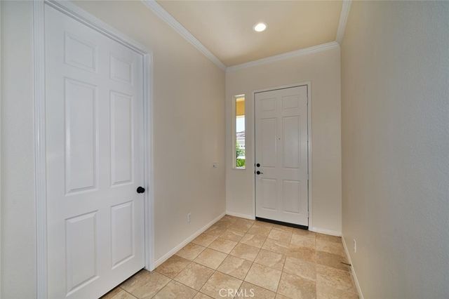 1034 Riviera Court, Beaumont, CA 92223