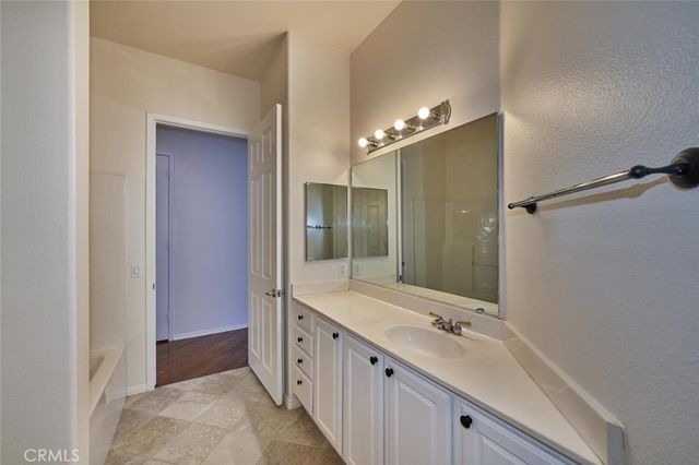 1034 Riviera Court, Beaumont, CA 92223