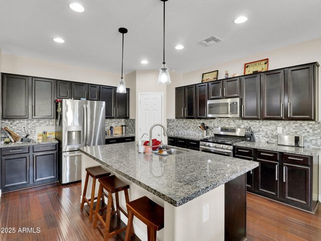 1866 E RAVENSWOOD Drive E, Gilbert, AZ 85298