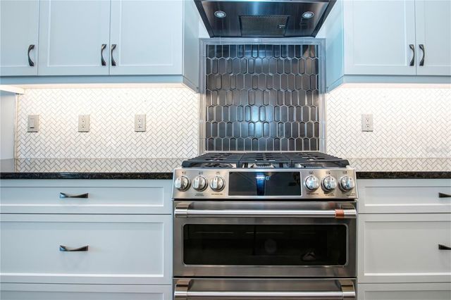 7732 SANDHILL LAKE DRIVE, Sarasota, FL 34241