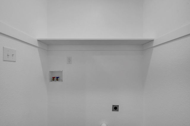 1000 E Fannin ST, Luling, TX 78648