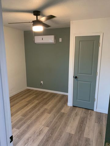 203 E Bremond Street, Ennis, TX 75119