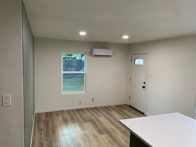 203 E Bremond Street, Ennis, TX 75119