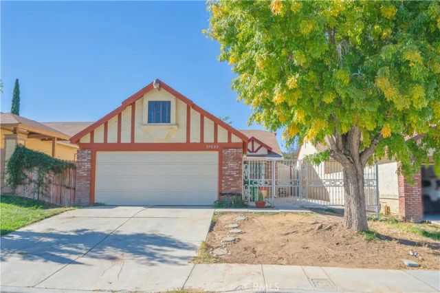 37633 13 th St. E, Palmdale, CA 93550