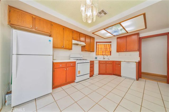 37633 13 th St. E, Palmdale, CA 93550