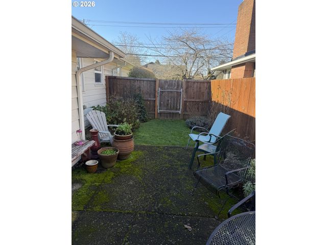 5205 Se RAMONA St, Portland, OR 97206