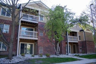 104 Glengarry Drive 105, Bloomingdale, IL 60108