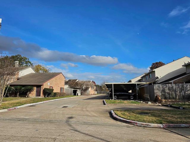 7887 Kendalia Drive, Houston, TX 77036