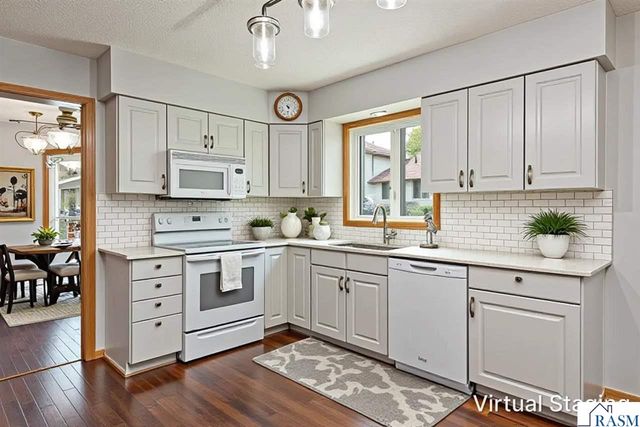 305 Chancery Lane, Mankato, MN 56001