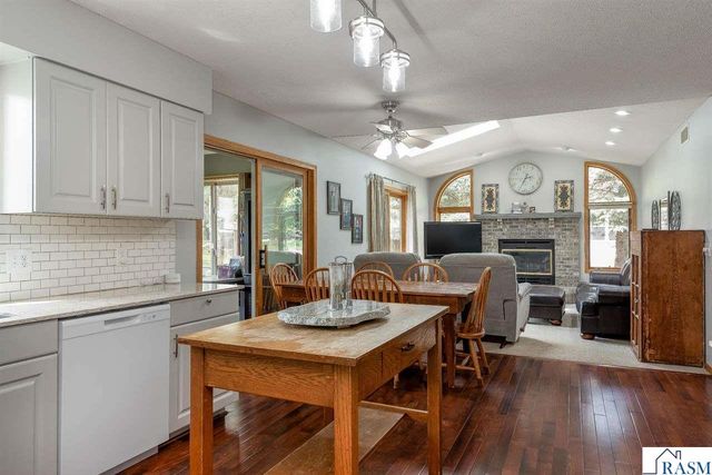 305 Chancery Lane, Mankato, MN 56001