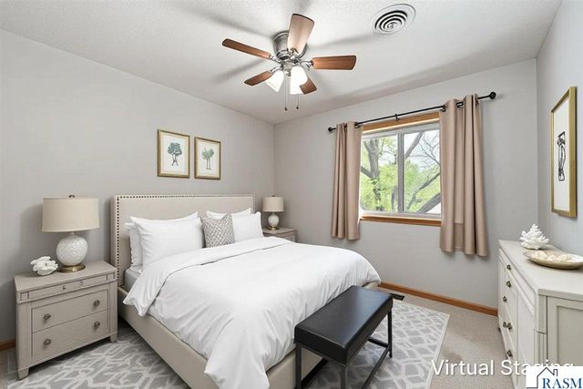 305 Chancery Lane, Mankato, MN 56001