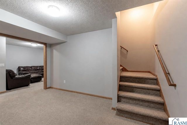 305 Chancery Lane, Mankato, MN 56001