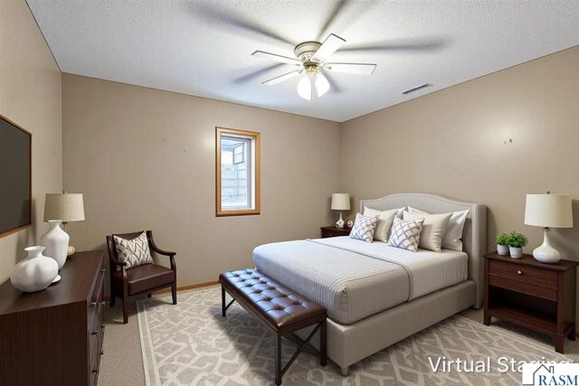 305 Chancery Lane, Mankato, MN 56001