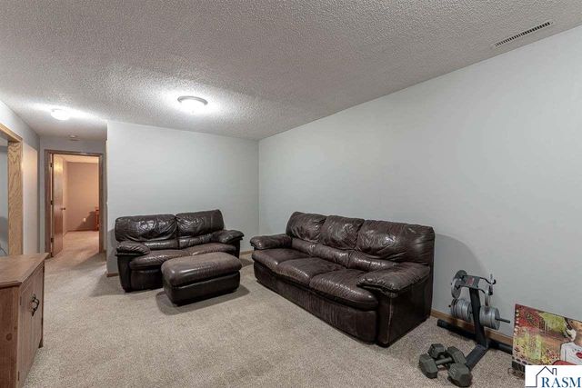 305 Chancery Lane, Mankato, MN 56001