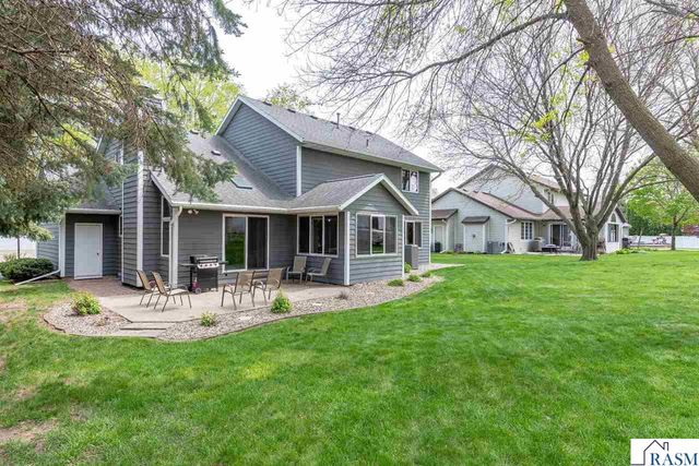 305 Chancery Lane, Mankato, MN 56001