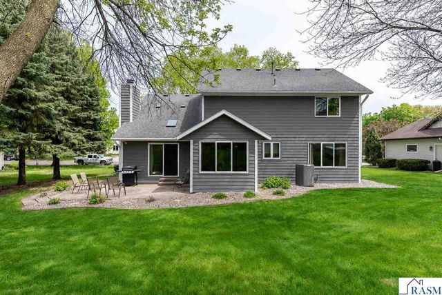 305 Chancery Lane, Mankato, MN 56001