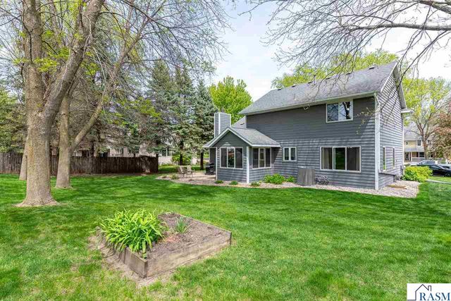 305 Chancery Lane, Mankato, MN 56001