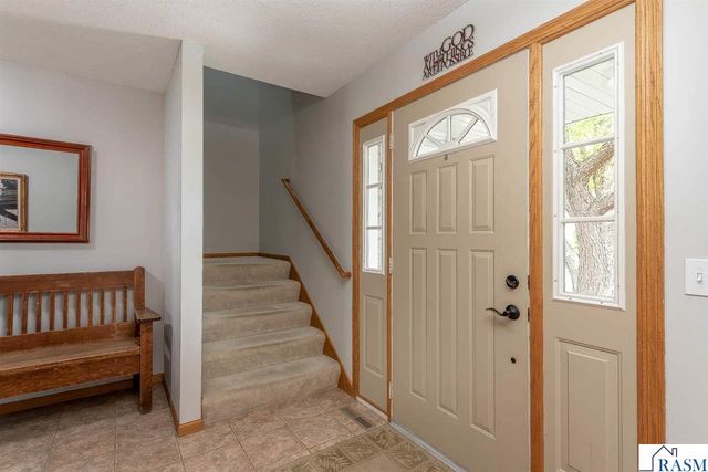 305 Chancery Lane, Mankato, MN 56001
