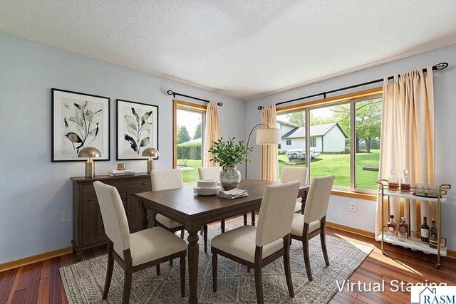 305 Chancery Lane, Mankato, MN 56001
