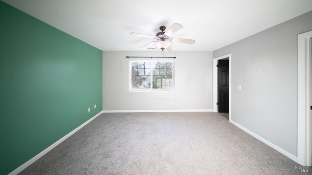 2334 Iroquois St, Santa Rosa, CA 95403