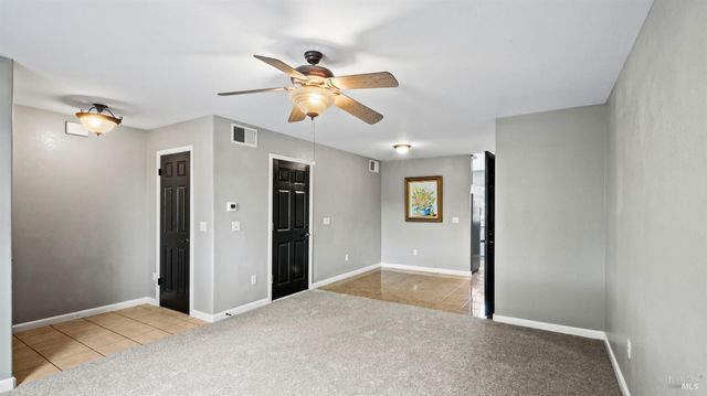 2334 Iroquois St, Santa Rosa, CA 95403