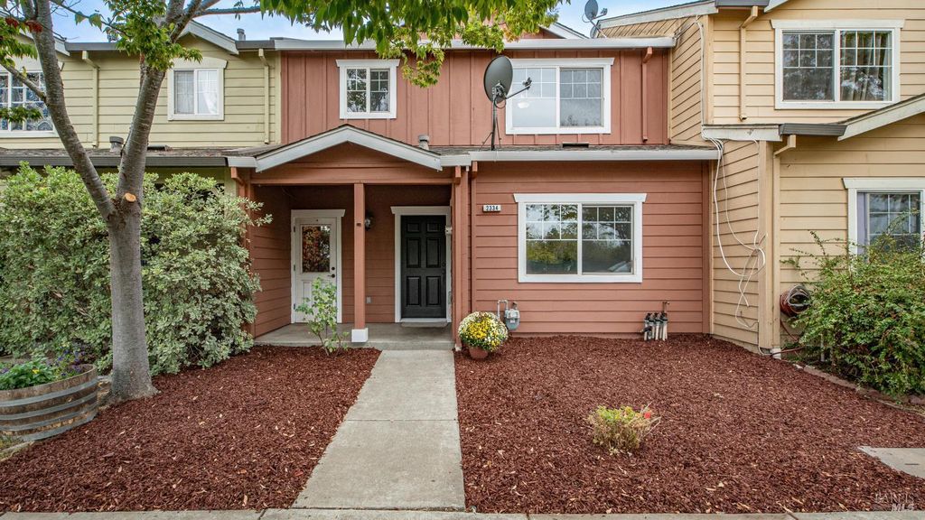 2334 Iroquois St, Santa Rosa, CA 95403
