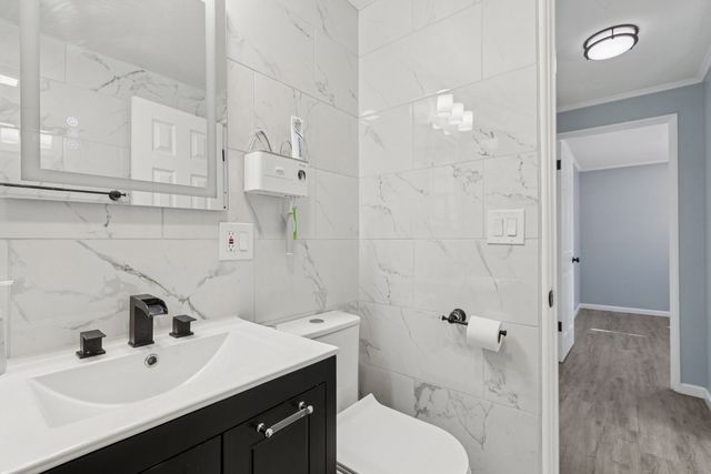 8846 Austin Avenue, Morton Grove, IL 60053