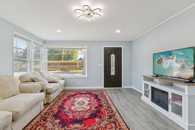 8846 Austin Avenue, Morton Grove, IL 60053