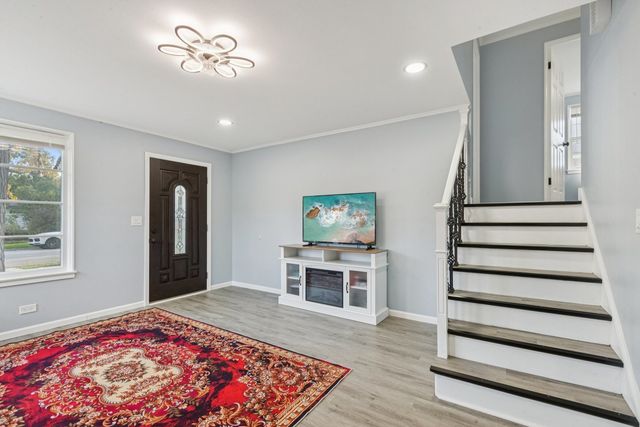 8846 Austin Avenue, Morton Grove, IL 60053